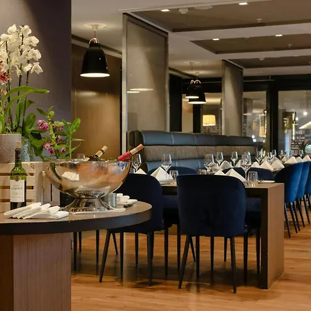 Готель Sheraton 4*