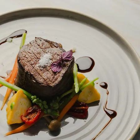 Sheraton מלון 4*